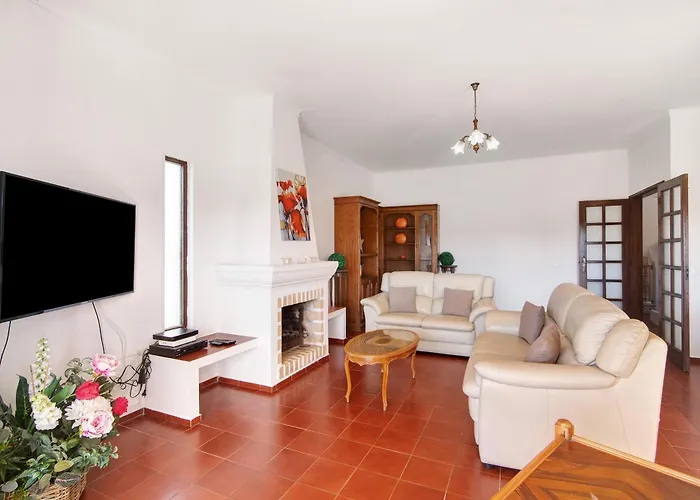 Luisa Gale Villa