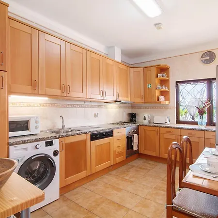 Luisa Gale Albufeira