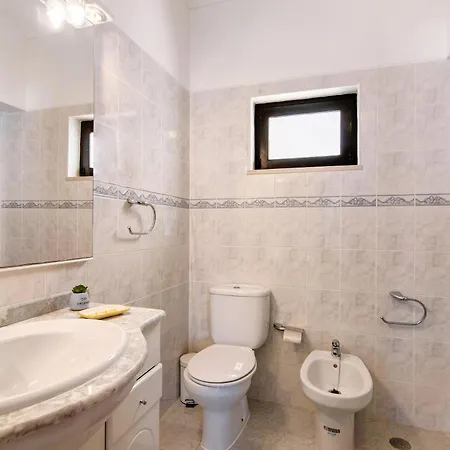 Luisa Gale * Albufeira