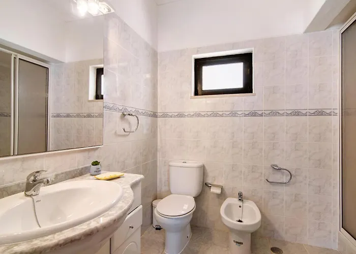 Luisa Gale * 알부페이라