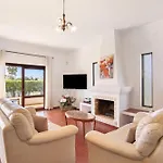 Luisa Gale Villa