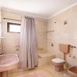 Luisa Gale Villa *